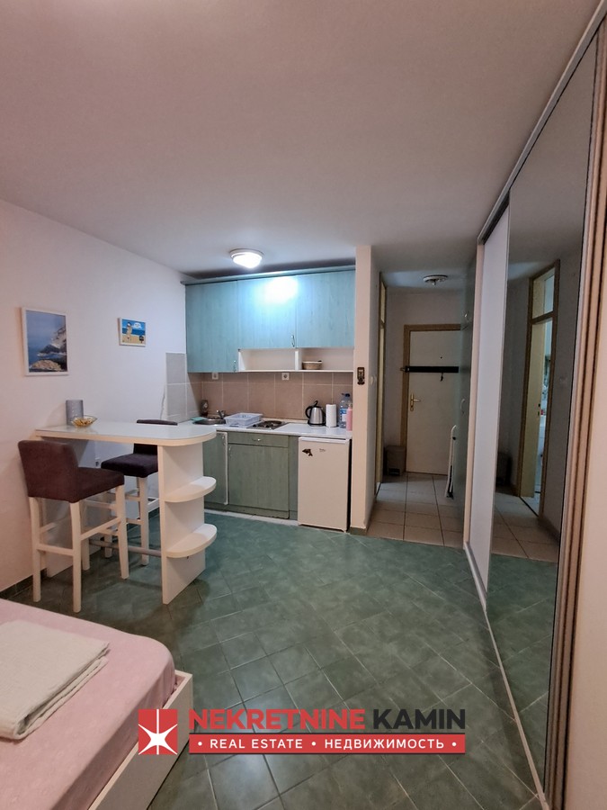 Izdaje se studio apartman u centru Budve